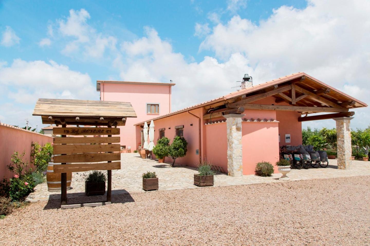 Casale La Rovere Bed & Breakfast *